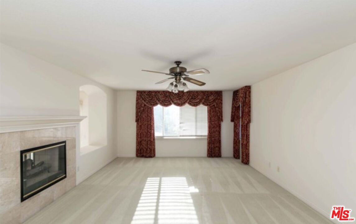 Empty room, Fireplace, Interior