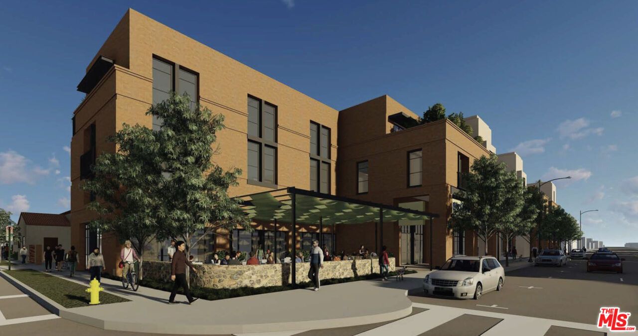 Exterior, Facade, Modern