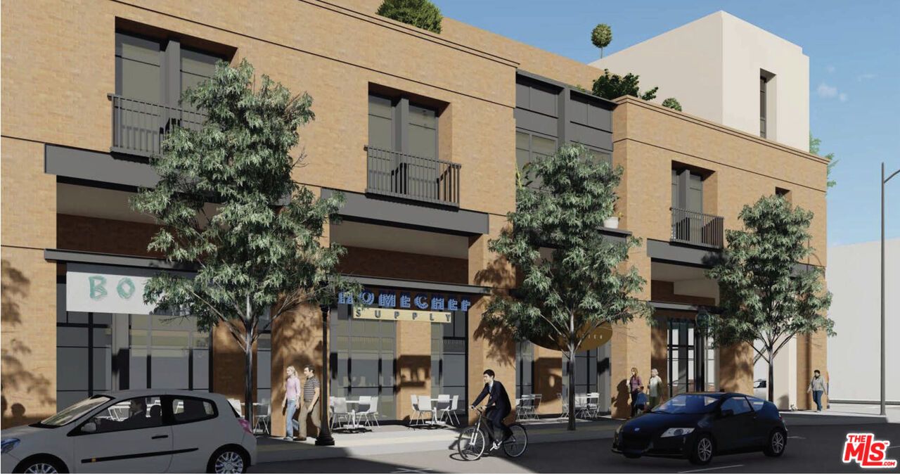 Exterior, Facade, Modern