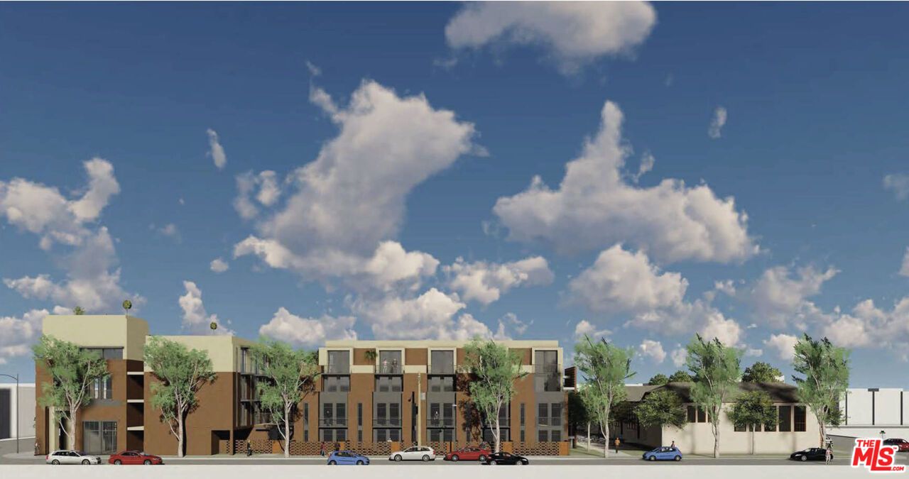 Exterior, Facade, Modern