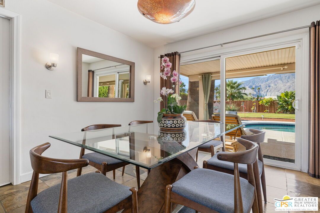 Dining room, Interior