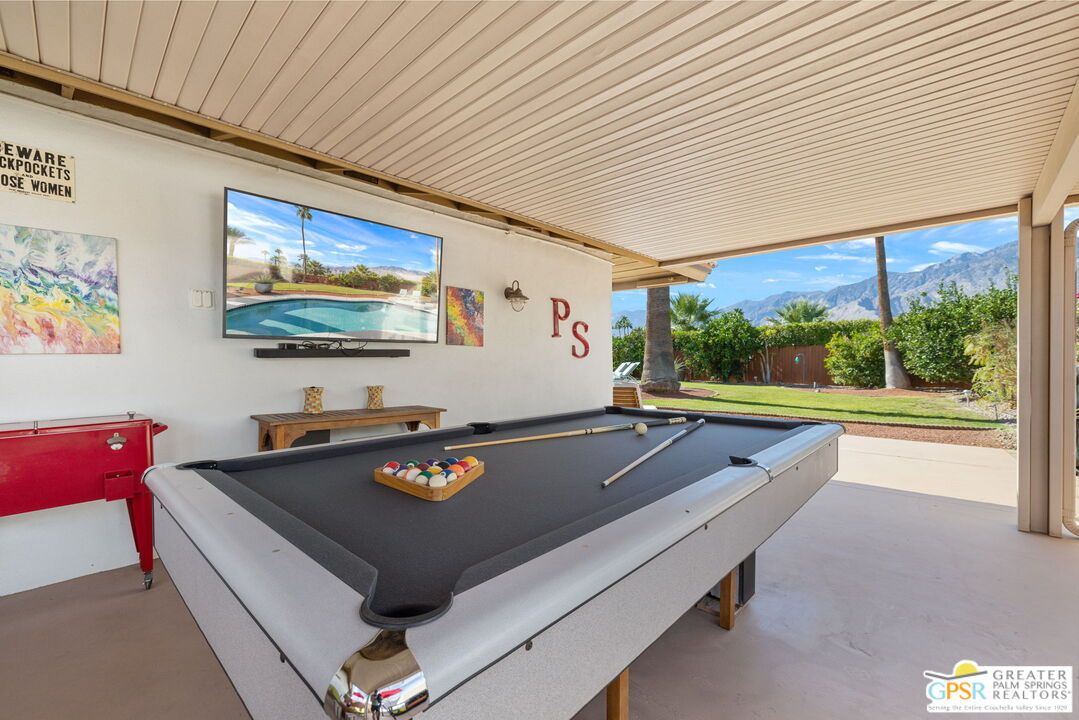 Billiard Table, Game Room, Interior