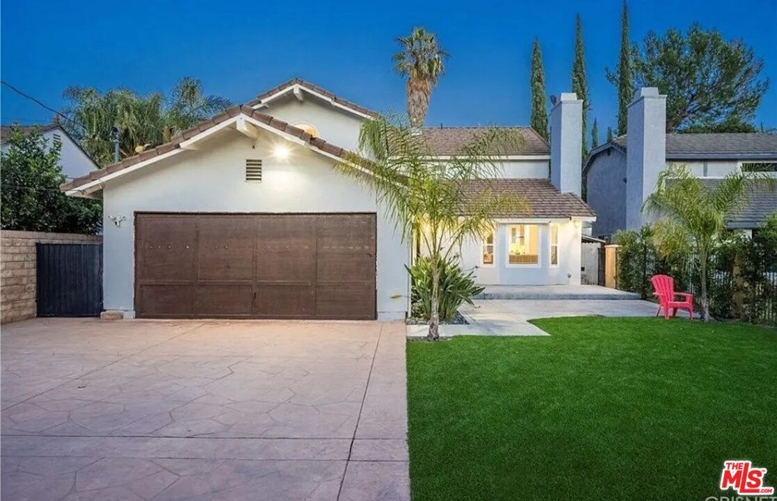 Attached, Backyard, Exterior, Facade, Mediterranean