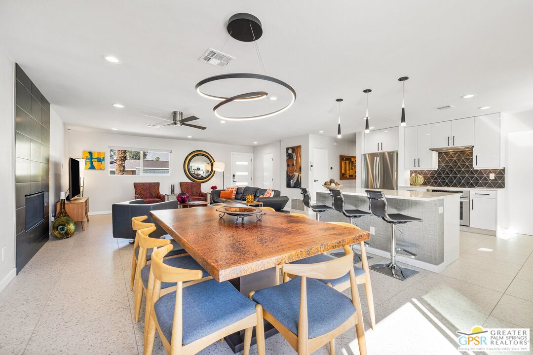 Dining room, Interior, Kitchen, Living room, Pendant Lights, Recessed Lighting, Stainless Steel Appliances