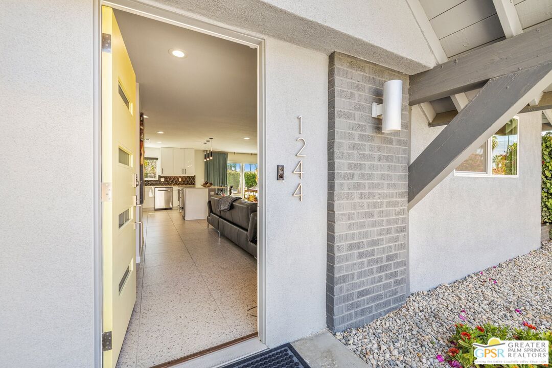 Interior, Kitchen, Recessed Lighting, Stone Walls