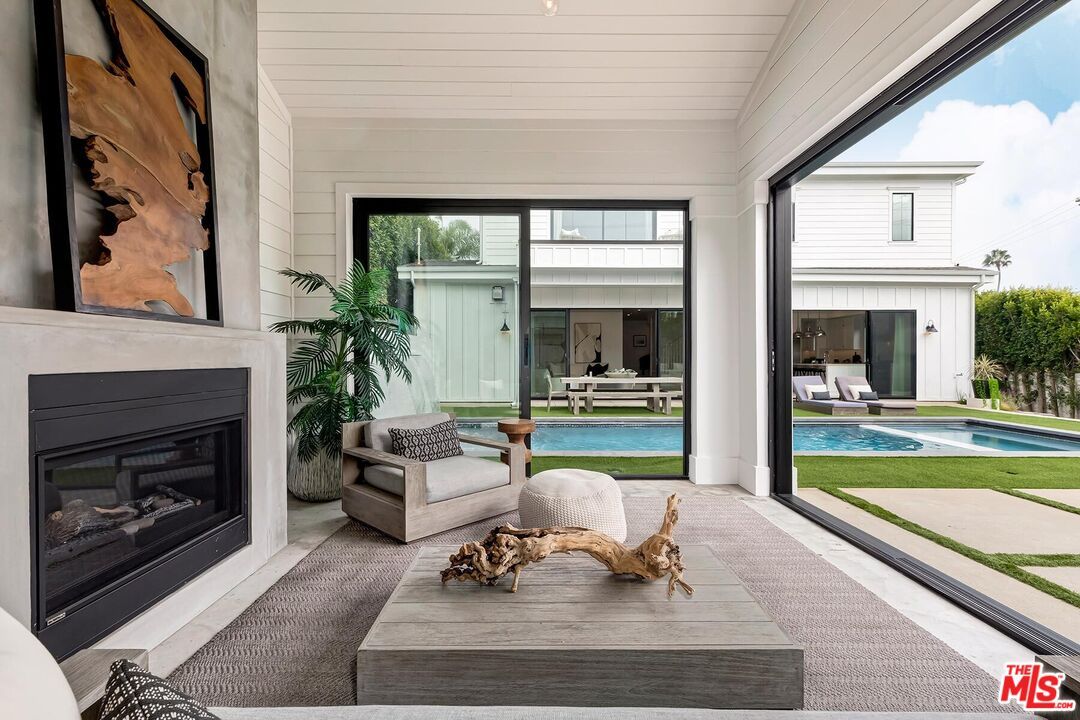 Fireplace, Interior, Pool