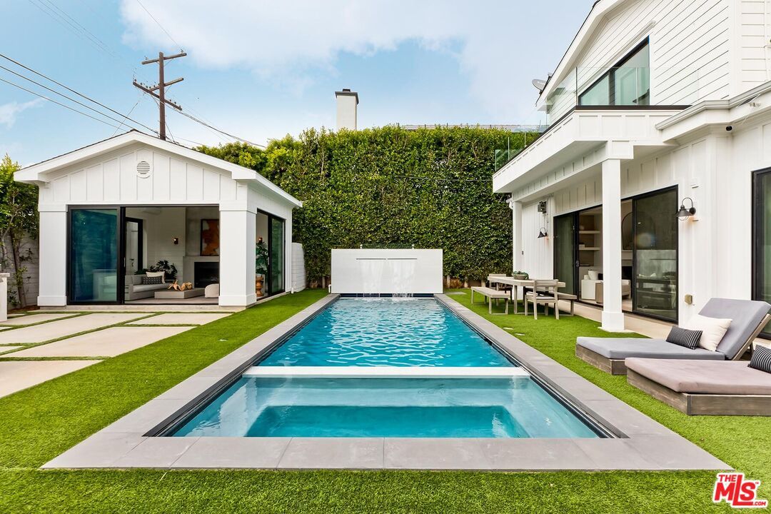 Backyard, Exterior, Pool