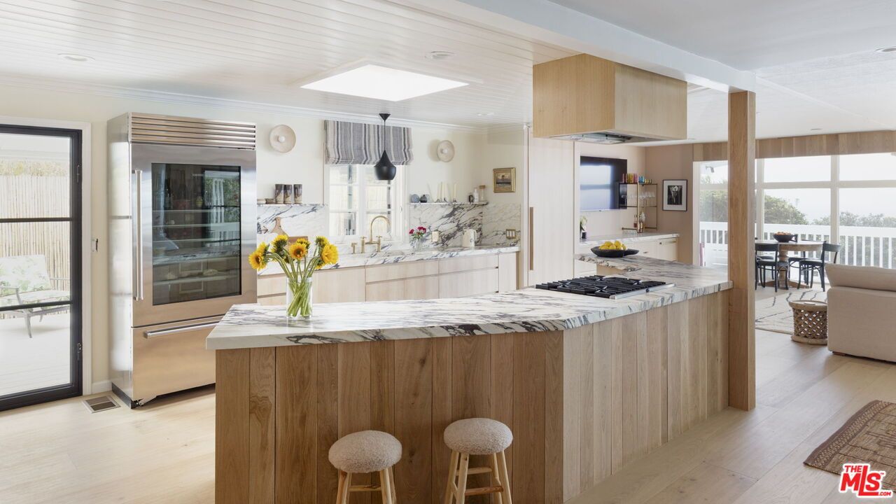 Dining room, Interior, Kitchen, Recessed Lighting, Stainless Steel Appliances, Wood Texture Flooring