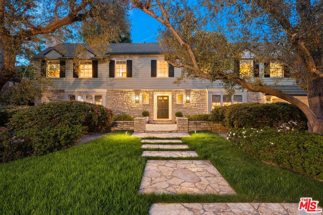 Exterior, Facade, Georgian