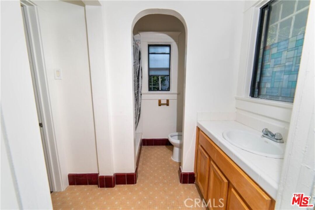 Bathroom, Interior, Tile Countertops