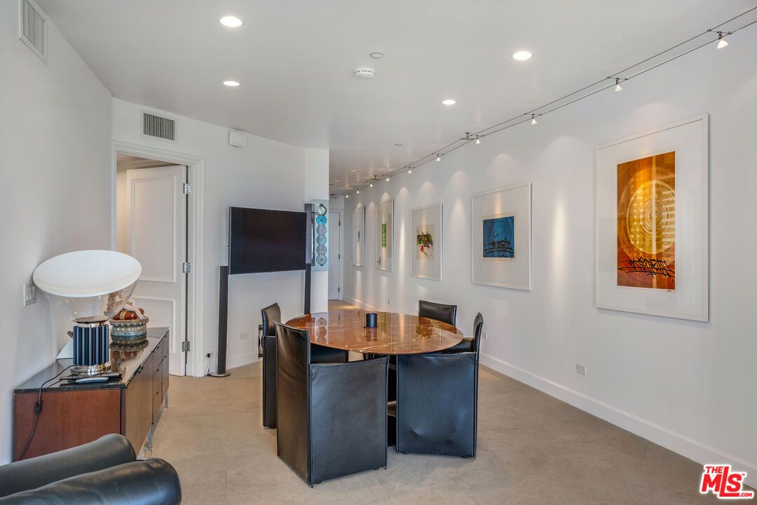 Dining room, Interior, Recessed Lighting