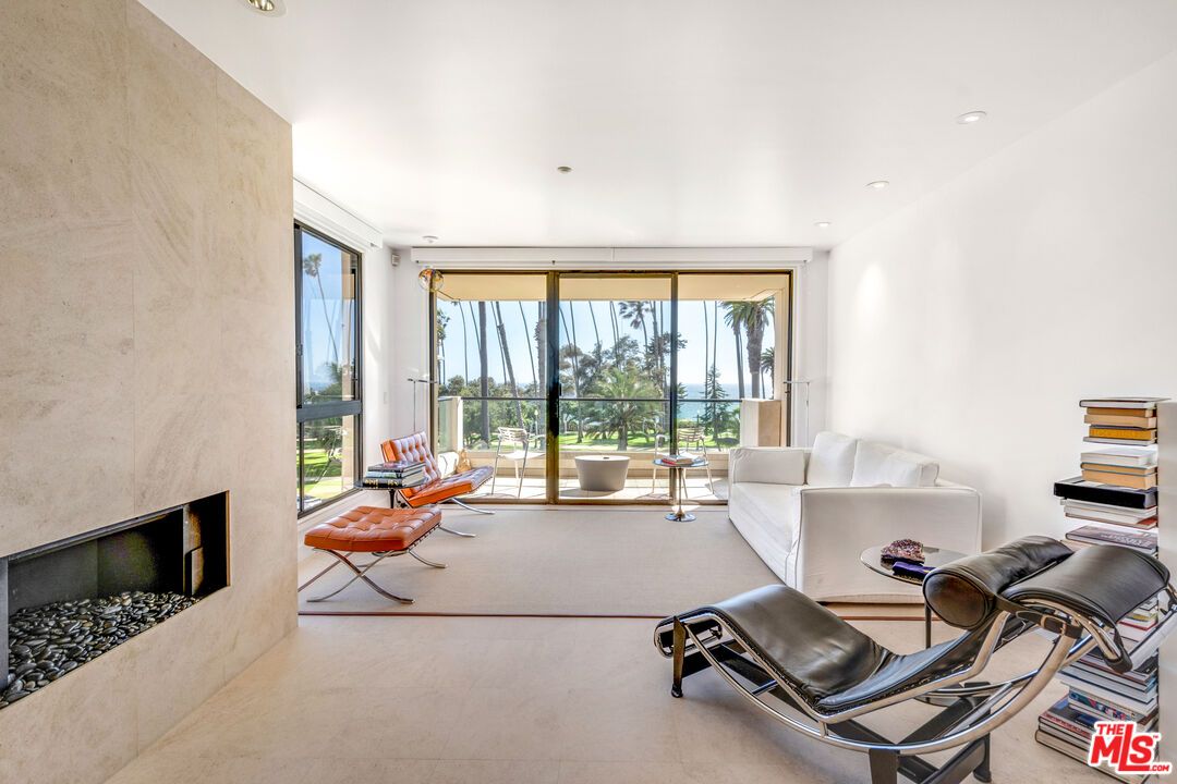 Fireplace, Interior, Living room, Recessed Lighting