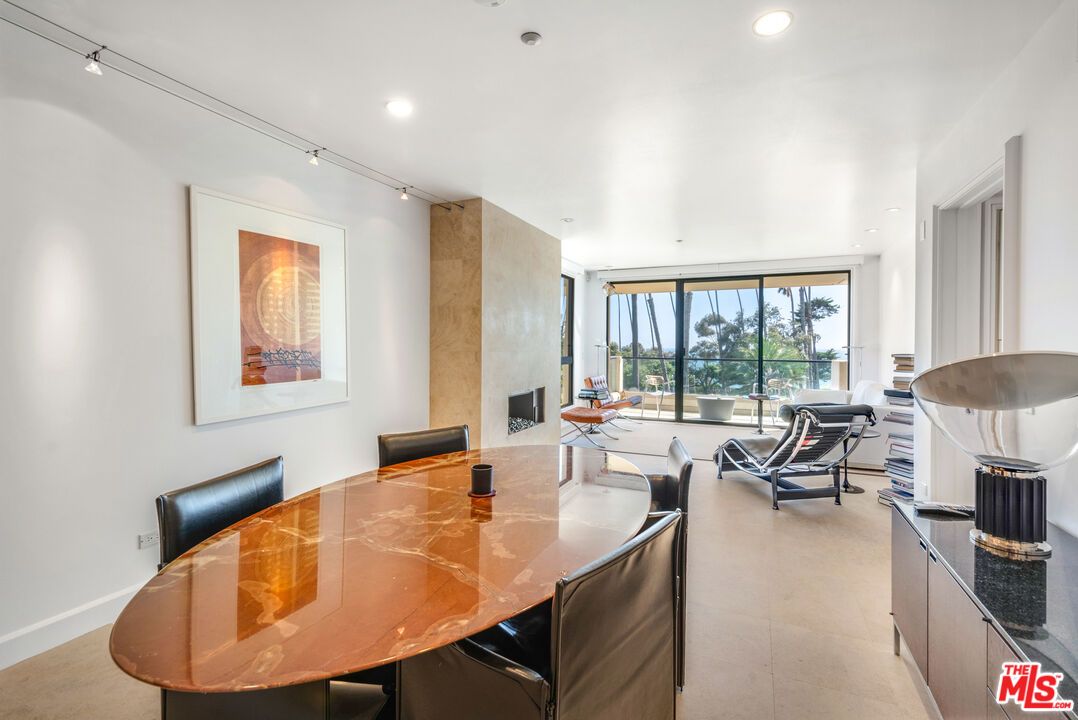 Dining room, Interior, Recessed Lighting