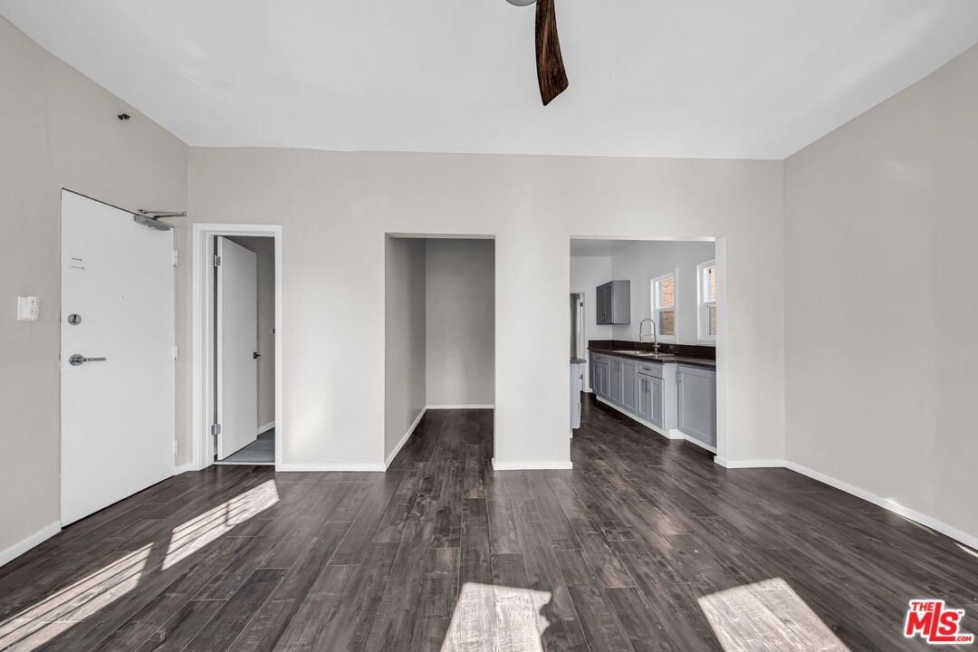Empty room, Interior, Kitchen, Wood Texture Flooring