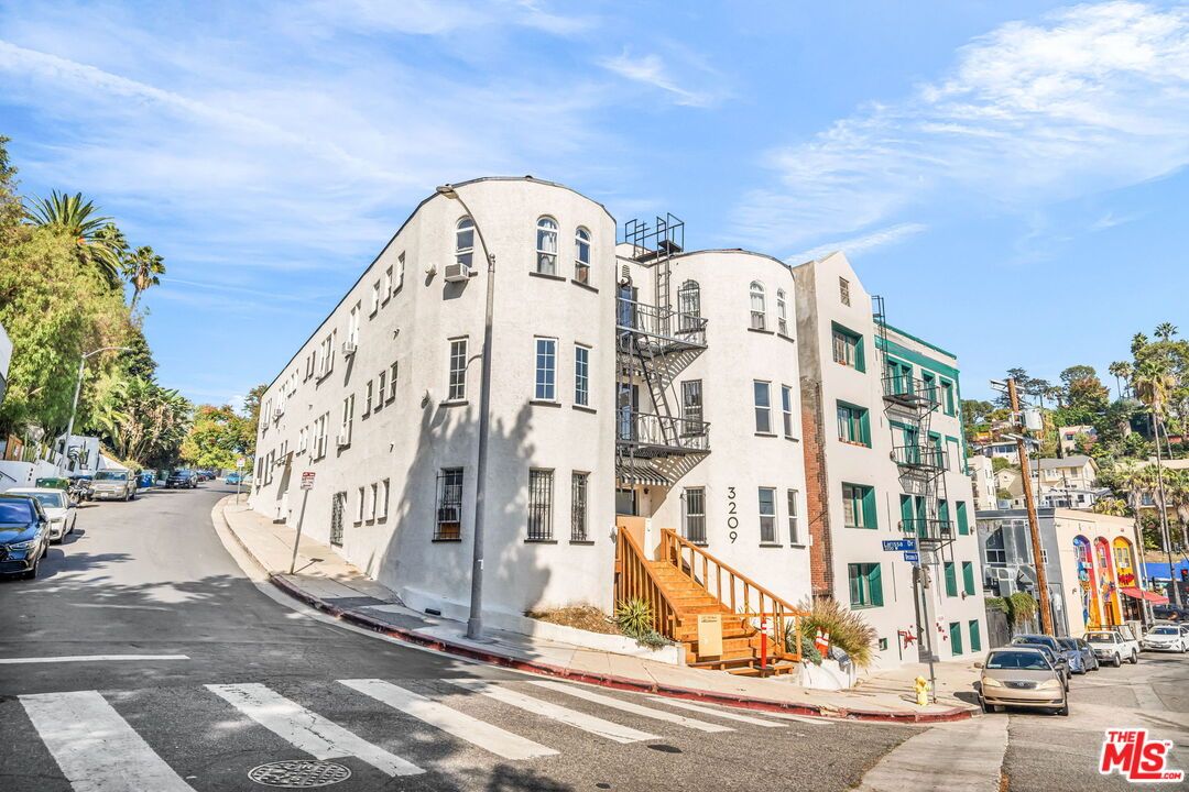 Exterior, Facade, Condo Building