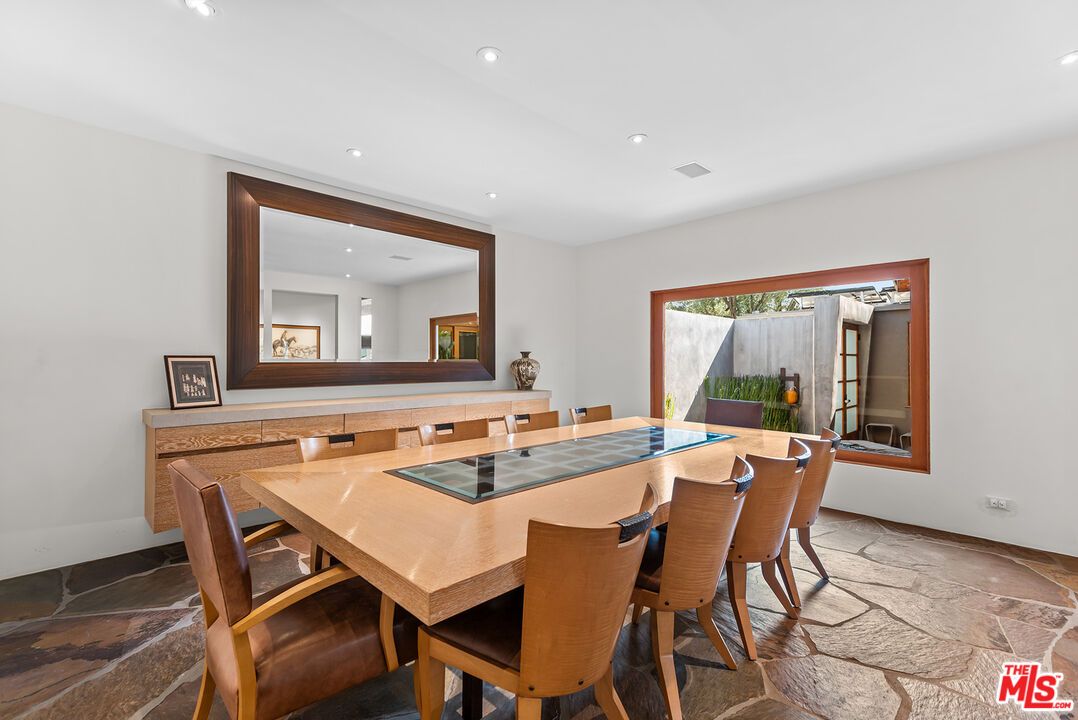 Dining room, Interior, Recessed Lighting