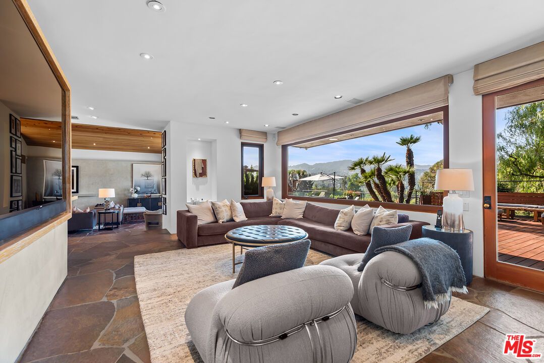 Fireplace, Interior, Living room, Recessed Lighting