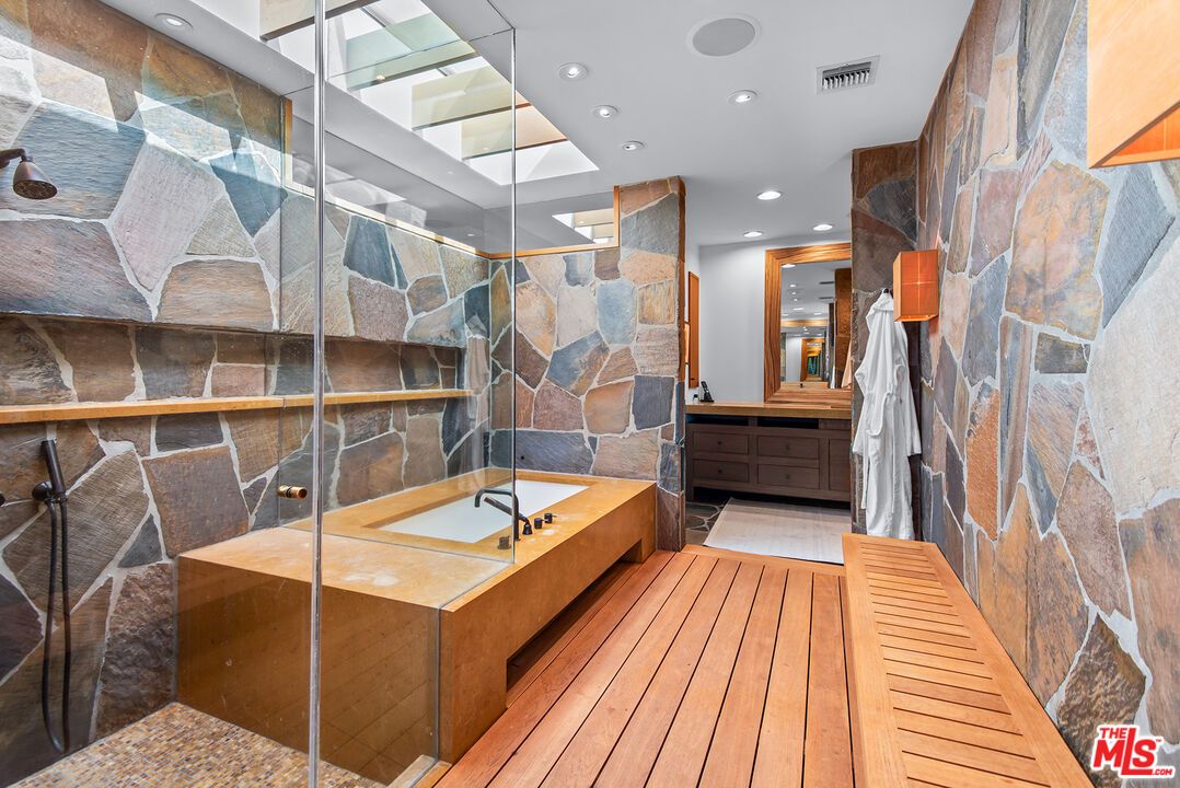 Bathroom, Interior, Recessed Lighting, Wood Texture Flooring