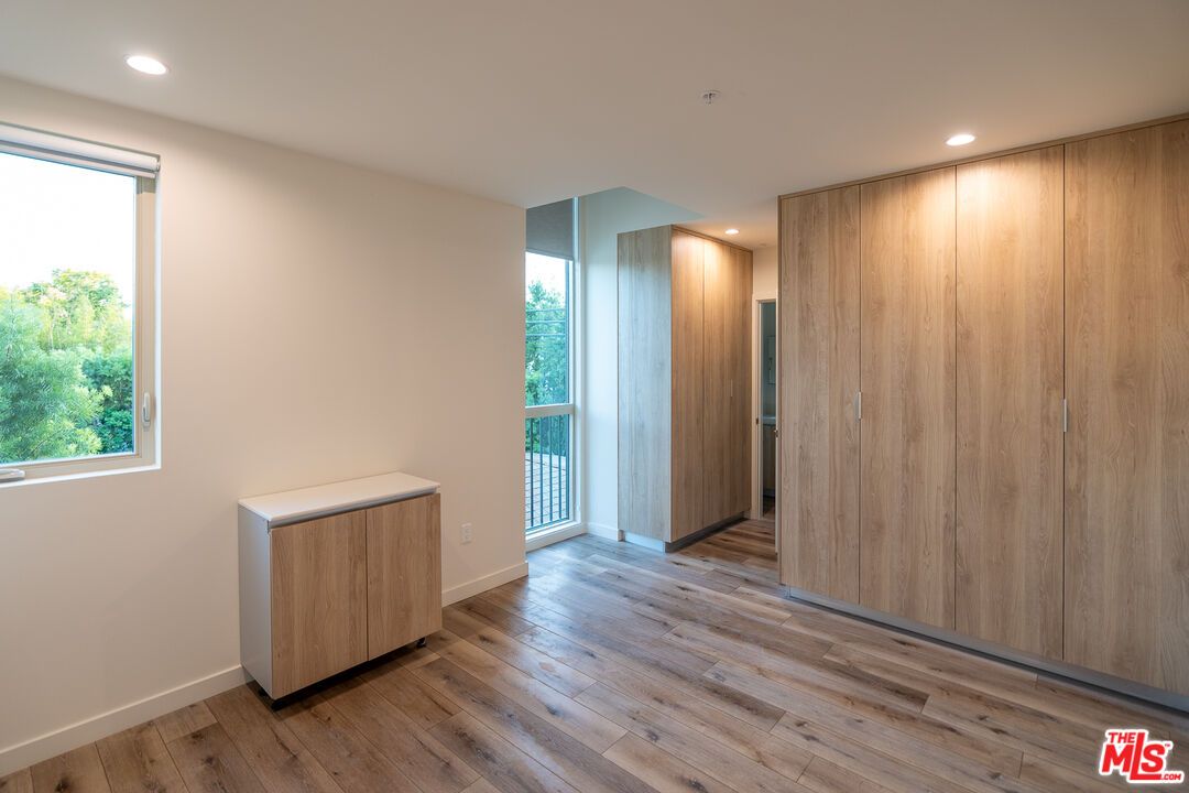 Empty room, Interior, Recessed Lighting, Wood Texture Flooring, Wooden Walls