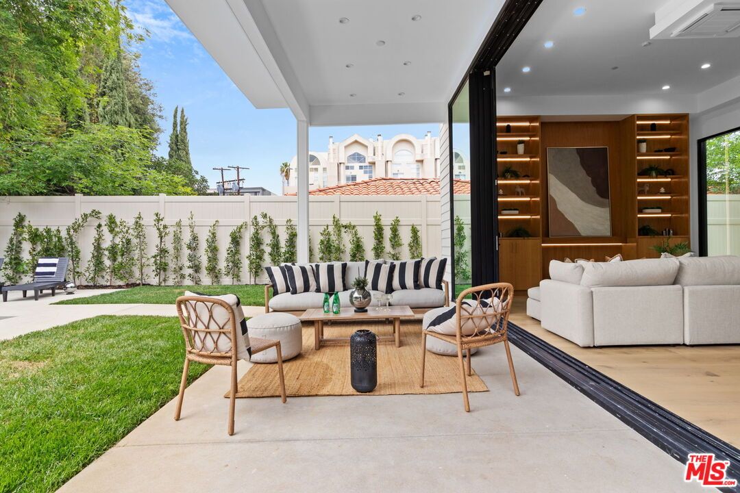 Exterior, Recessed Lighting