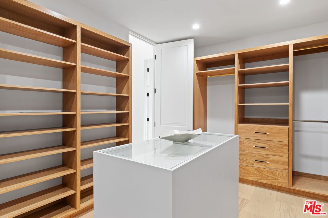 Interior, Recessed Lighting, Walk-in Closets, Wood Texture Flooring