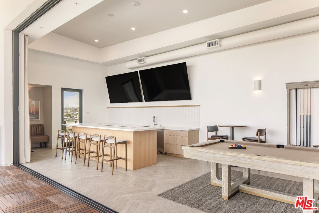 Billiard Table, Game Room, Interior, Recessed Lighting