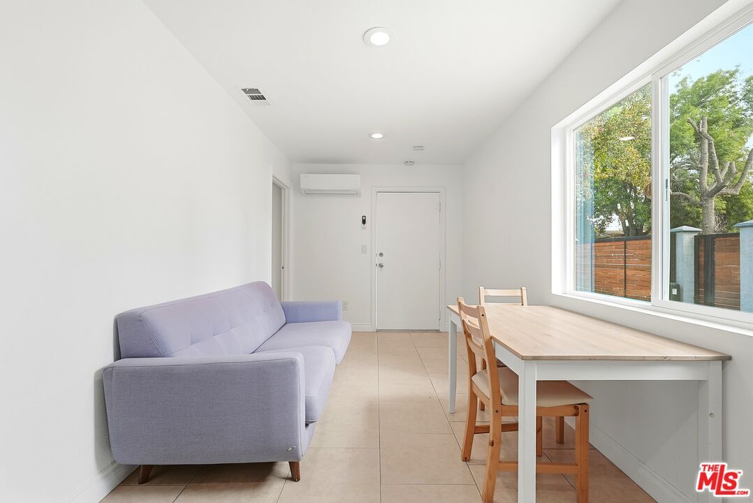 Dining room, Interior, Recessed Lighting