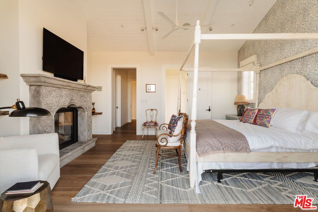 Bedroom, Fireplace, Interior, Wood Texture Flooring