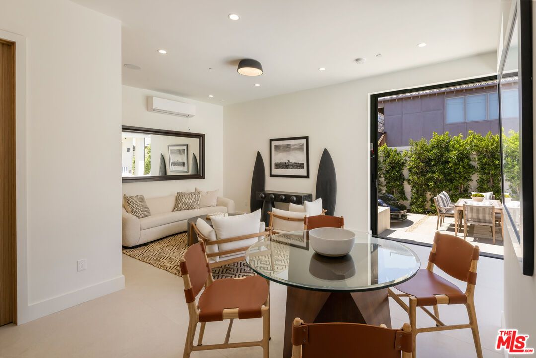 Dining room, Interior, Living room, Recessed Lighting