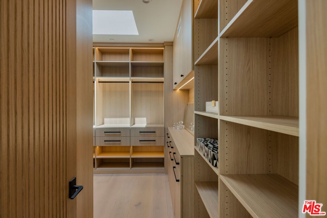 Interior, Recessed Lighting, Walk-in Closets, Wood Texture Flooring
