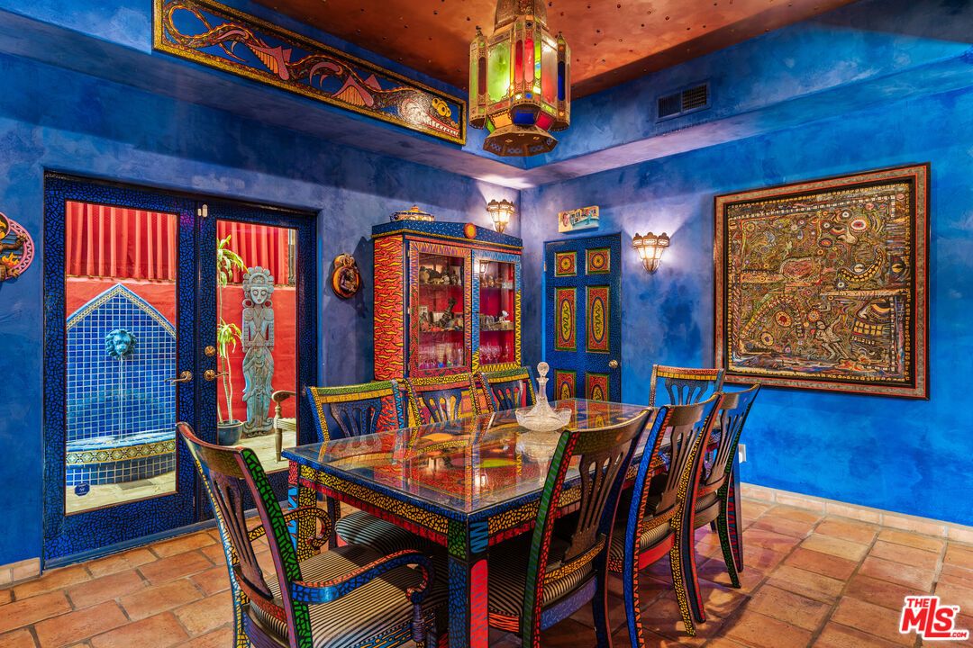 Dining room, Interior