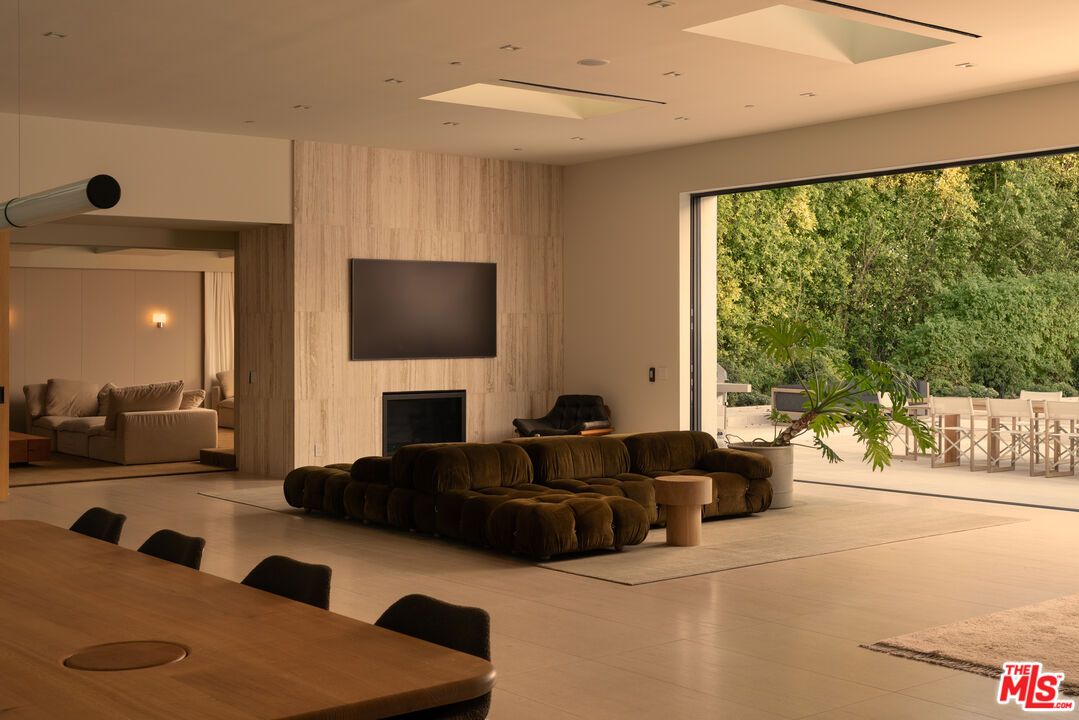 Fireplace, Interior, Living room, Recessed Lighting