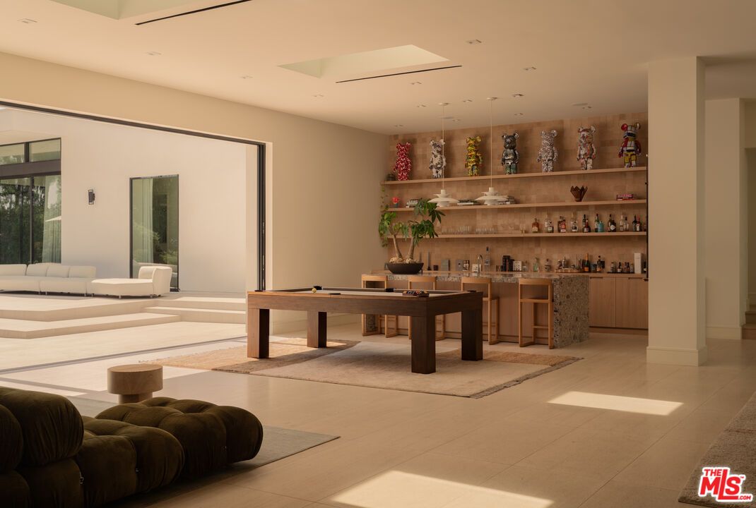 Game Room, Interior, Recessed Lighting