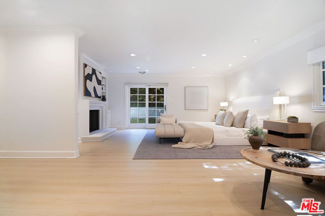 Bedroom, Fireplace, Interior, Recessed Lighting, Wood Texture Flooring