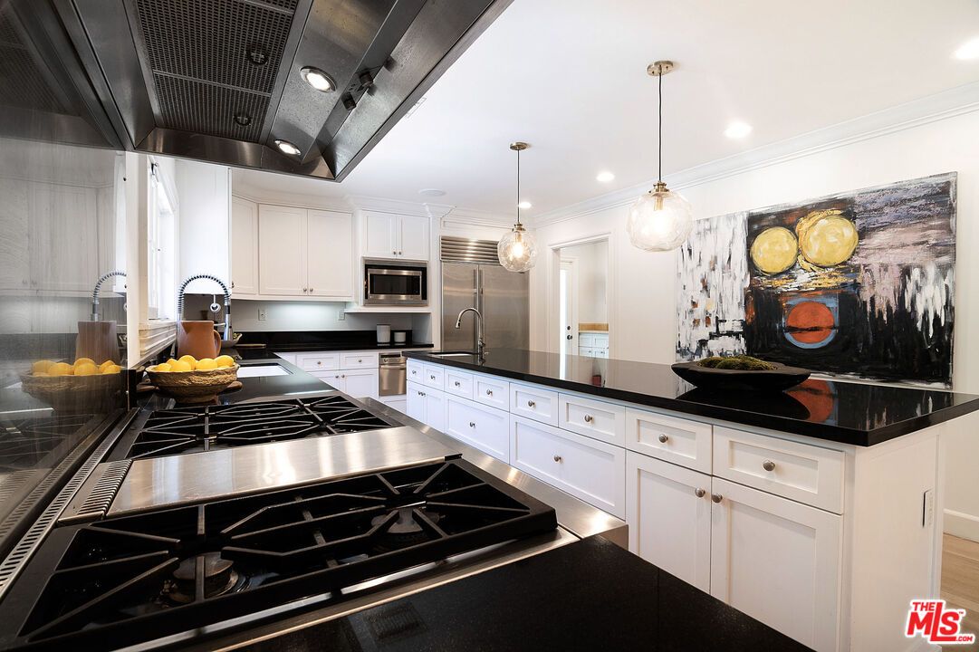 Interior, Kitchen, Pendant Lights, Recessed Lighting, Stainless Steel Appliances