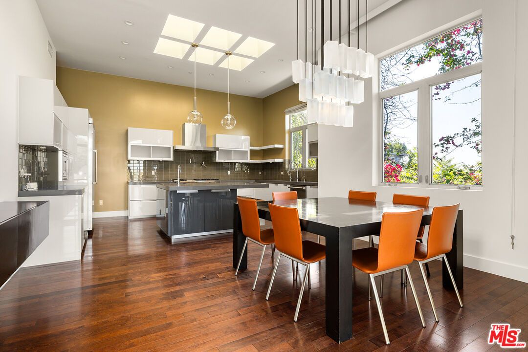 Dining room, Interior, Kitchen, Pendant Lights, Recessed Lighting, Wood Texture Flooring