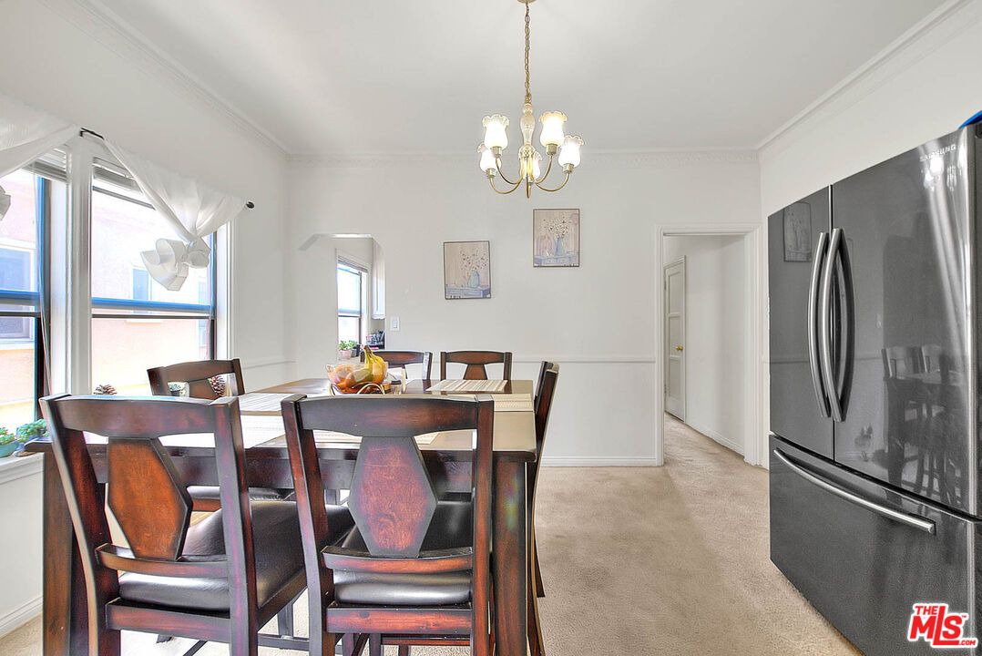 Chandelier, Dining room, Interior