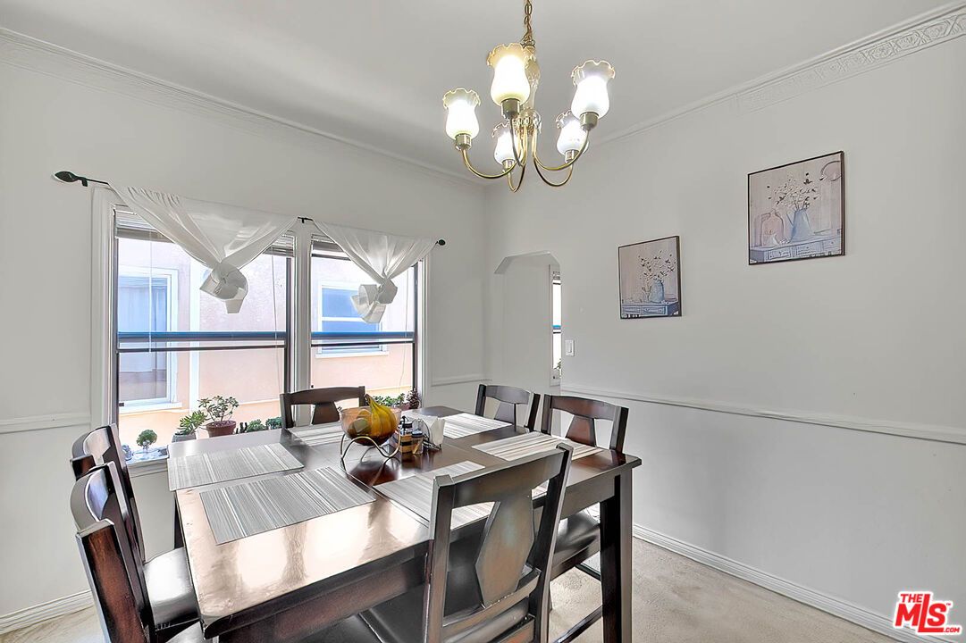 Chandelier, Dining room, Interior