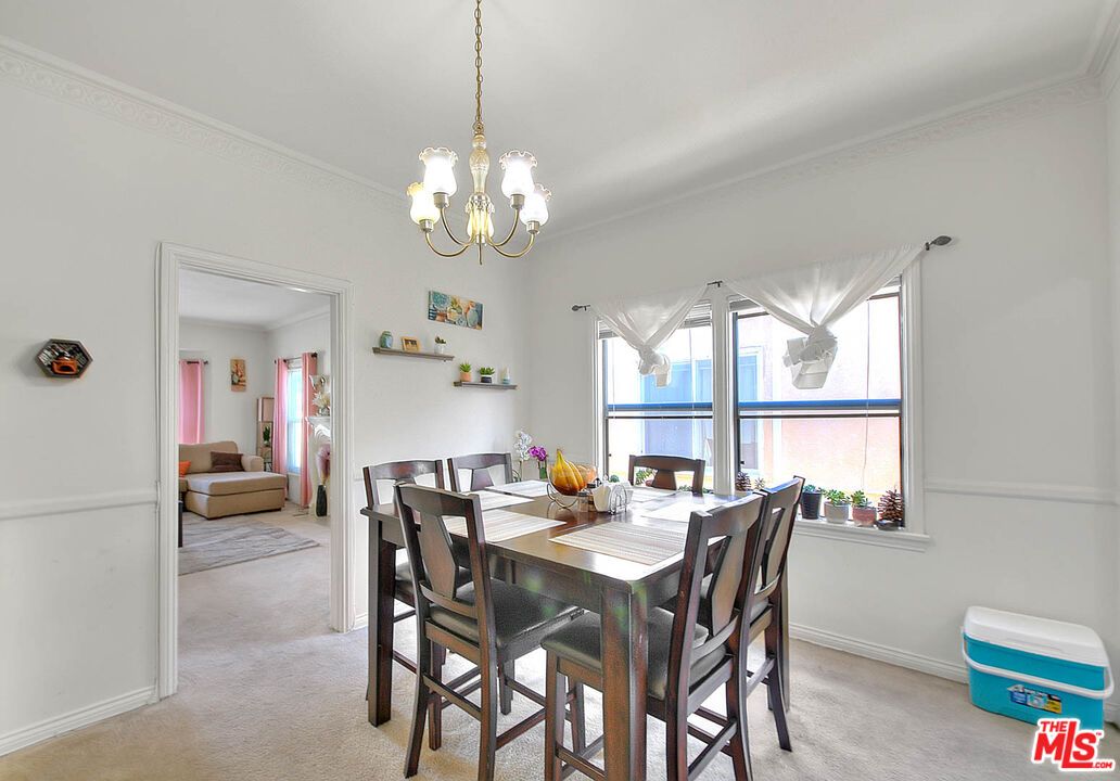 Chandelier, Dining room, Interior