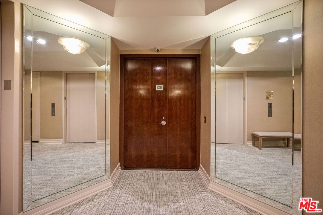 Elevator, Interior