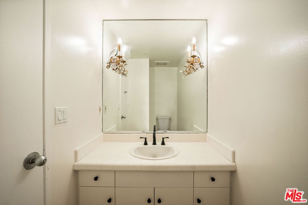 Bathroom, Interior, Tile Countertops