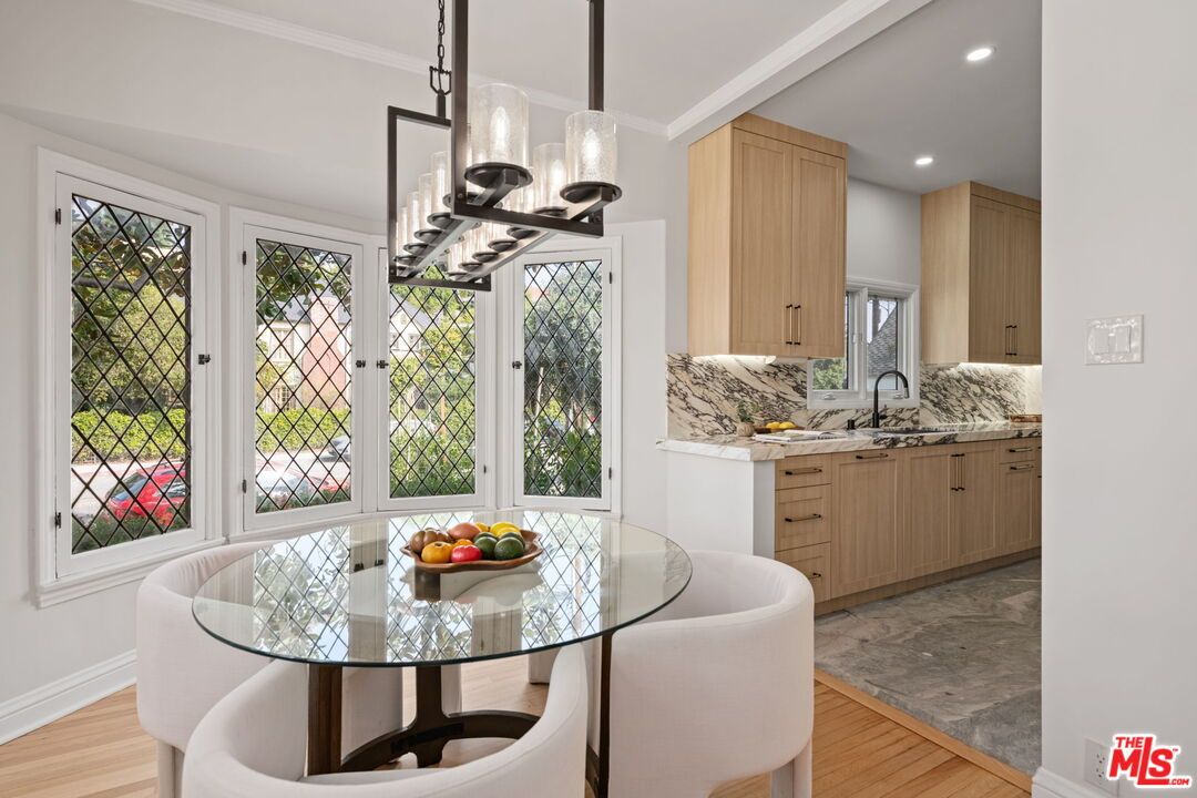 Dining room, Interior, Kitchen, Pendant Lights, Recessed Lighting, Wood Texture Flooring