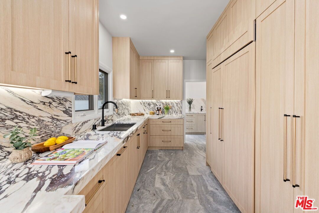 Interior, Kitchen, Marble, Recessed Lighting