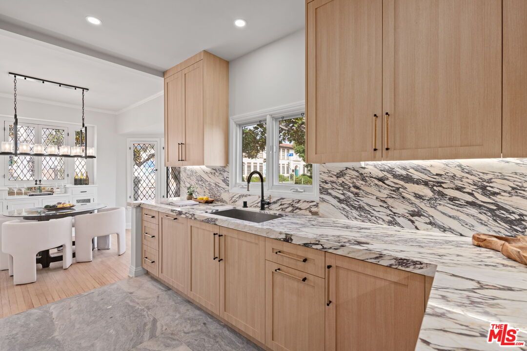 Dining room, Interior, Kitchen, Pendant Lights, Recessed Lighting, Wood Texture Flooring