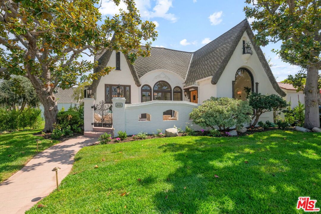 Backyard, Exterior, Facade, Tudor Revival