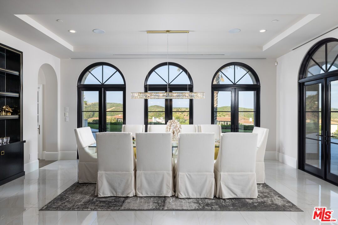 Dining room, Interior, Pendant Lights, Recessed Lighting