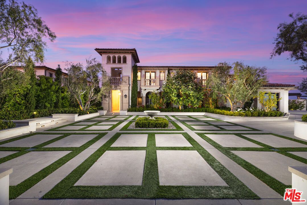 Backyard, Exterior, Facade, Mediterranean