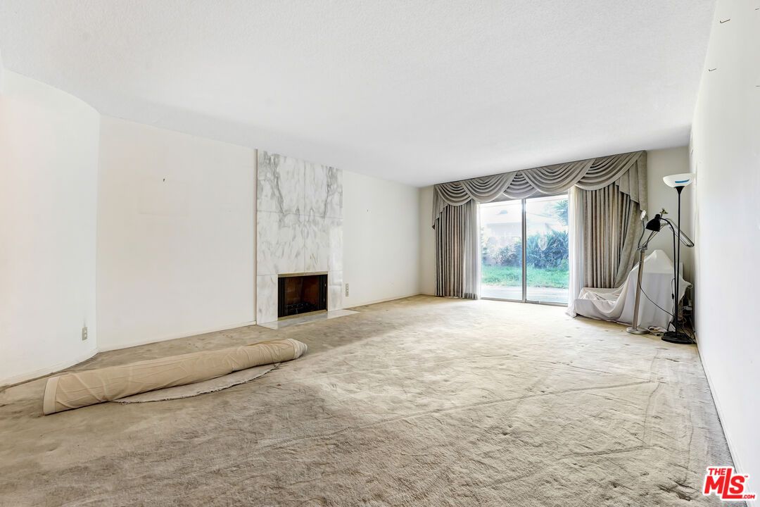 Empty room, Fireplace, Interior