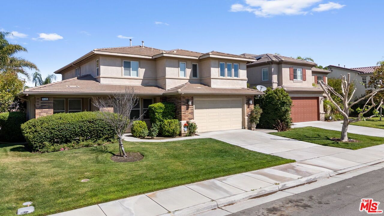 Attached, Exterior, Facade, Brick Facade, Mediterranean