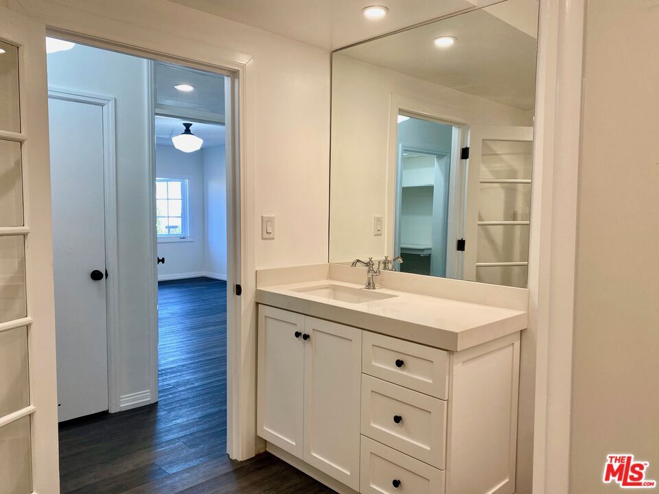 Bathroom, Interior, Recessed Lighting, Wood Texture Flooring